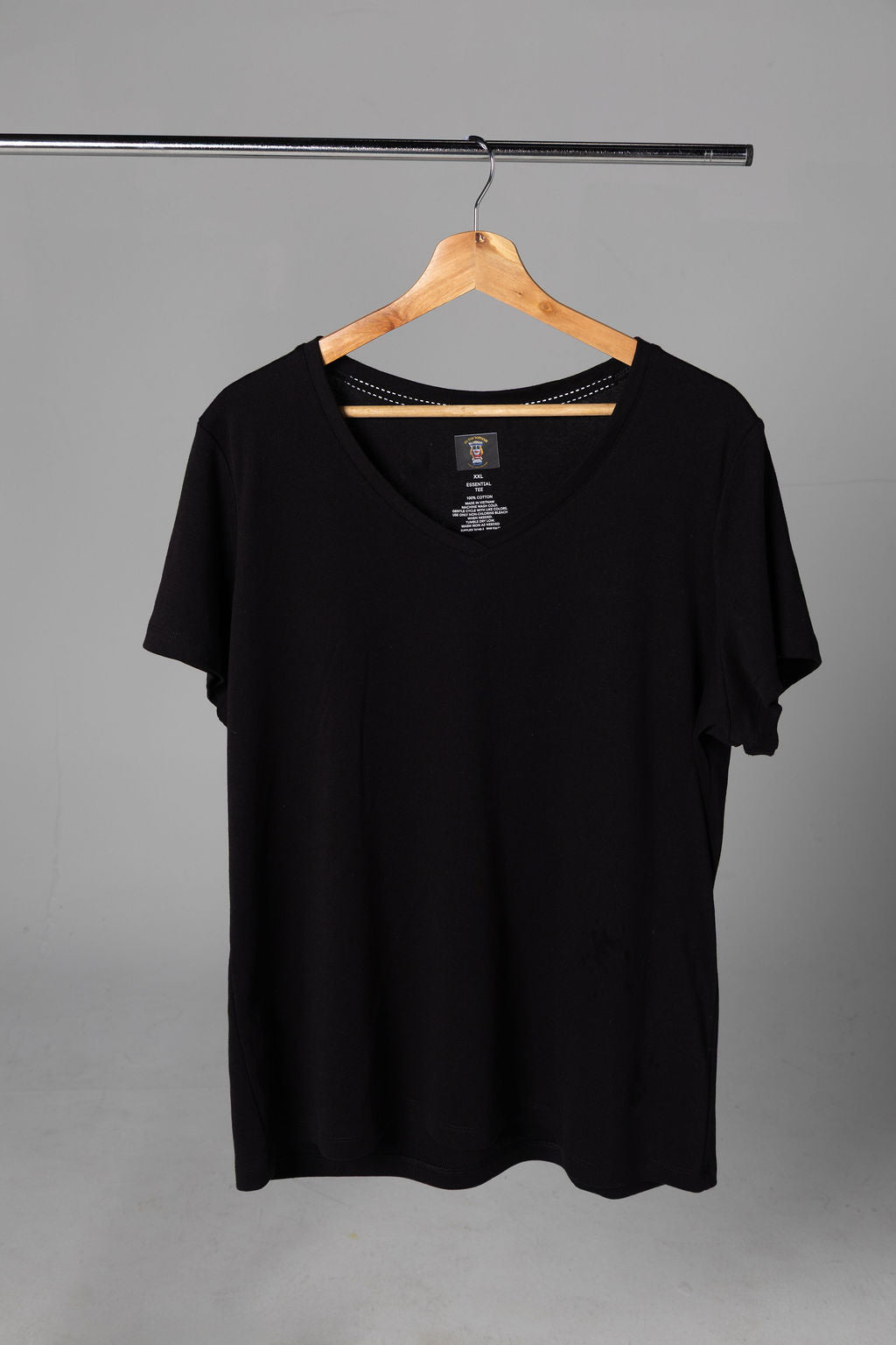Camisas con Cuello V 'Negra'